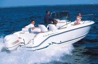 Disfrule de un viaje en barco con Rivage 34 renta de barcos 